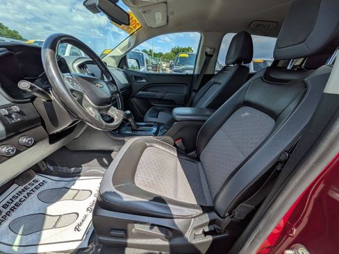 Used 2019 Chevrolet Colorado Z71 AWD/4WD image 11