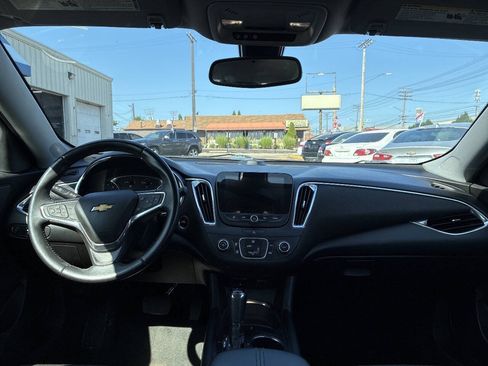 Used 2016 Chevrolet Malibu LT FWD image 16