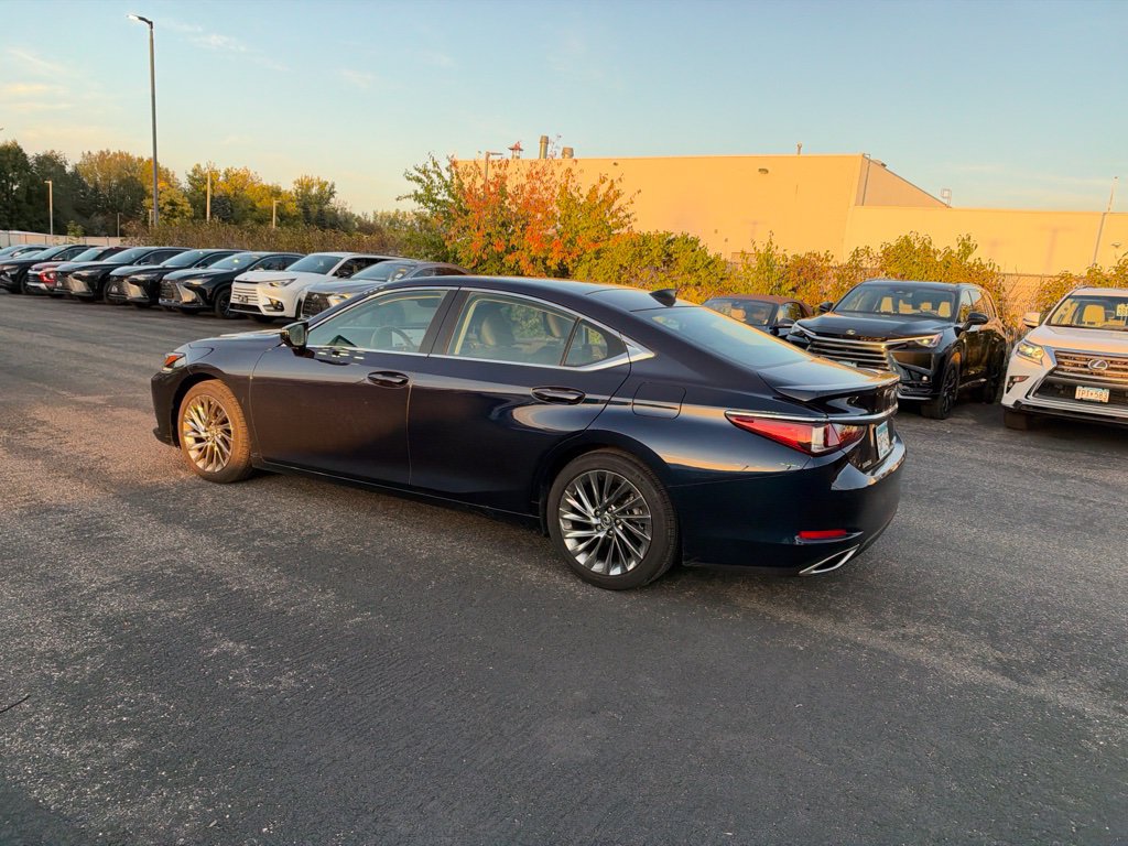 Used 2025 Lexus ES 350 w/ Luxury Package FWD image 23