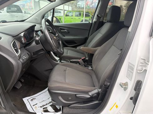 Used 2019 Chevrolet Trax LT image 19