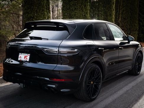 Used 2021 Porsche Cayenne GTS image 16