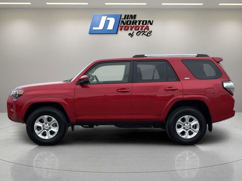 Used 2024 Toyota 4Runner SR5 AWD/4WD image 8