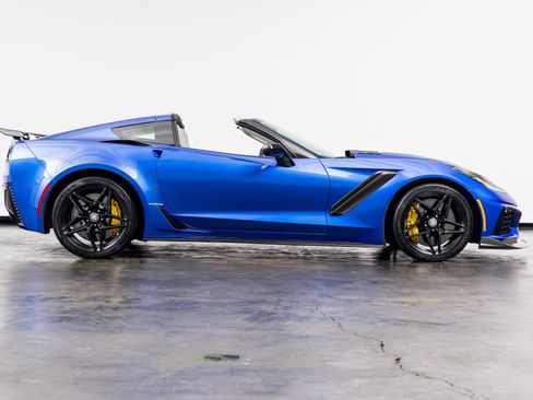 Used 2019 Chevrolet Corvette ZR1 RWD image 28