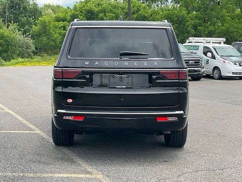 Used 2025 Jeep Wagoneer Series II AWD/4WD image 29