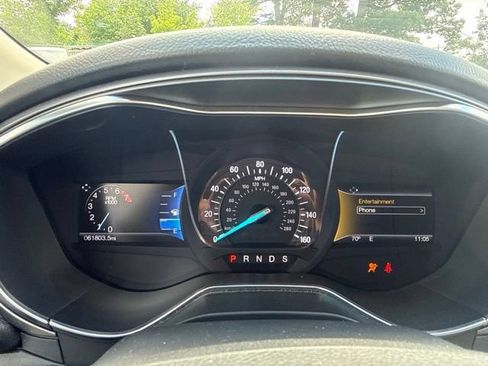 Used 2017 Ford Fusion SE w/ Fusion SE Technology Package FWD image 16