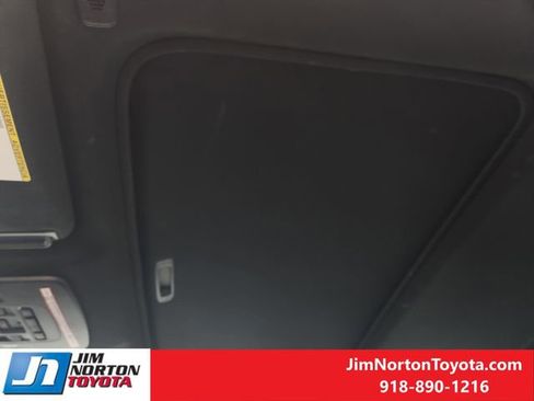 Used 2025 Toyota Camry SE w/ Multimedia Upgrade Package image 27