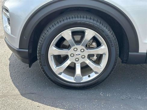 Used 2020 Ford Explorer Platinum w/ Premium Technology Package AWD/4WD image 8