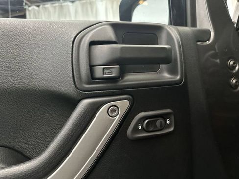 Used 2017 Jeep Wrangler Unlimited Sahara w/ Max Tow Package image 19