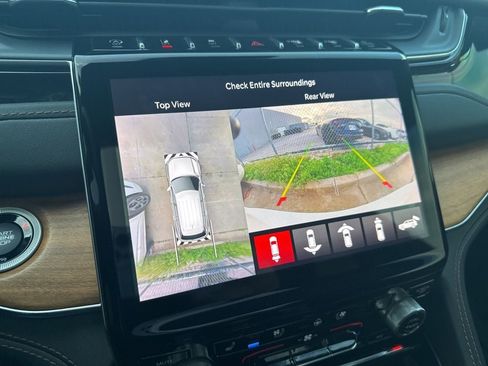 Used 2024 Jeep Grand Cherokee L Summit image 13