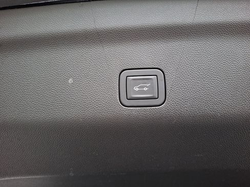 Used 2025 GMC Yukon Denali w/ Sun & Power Step Package AWD/4WD image 29