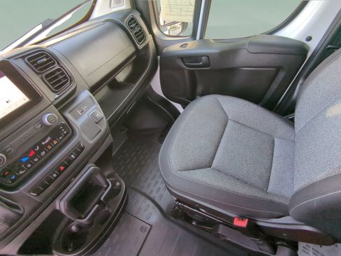 Used 2025 RAM ProMaster 2500 w/ U-Haul Equipment Group FWD image 46