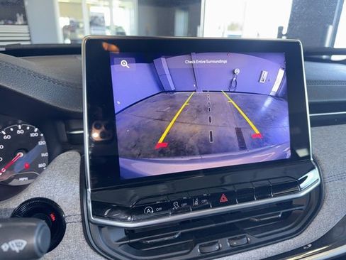 Certified 2024 Jeep Compass Latitude image 21