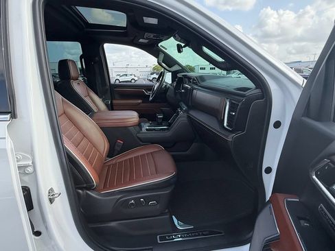 Used 2024 GMC Sierra 1500 Denali Ultimate AWD/4WD image 17