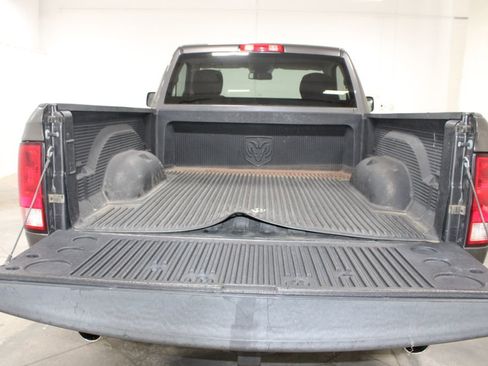 Used 2015 RAM 1500 Express RWD image 19