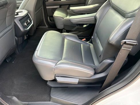 Used 2025 Ford Expedition Active AWD/4WD image 25