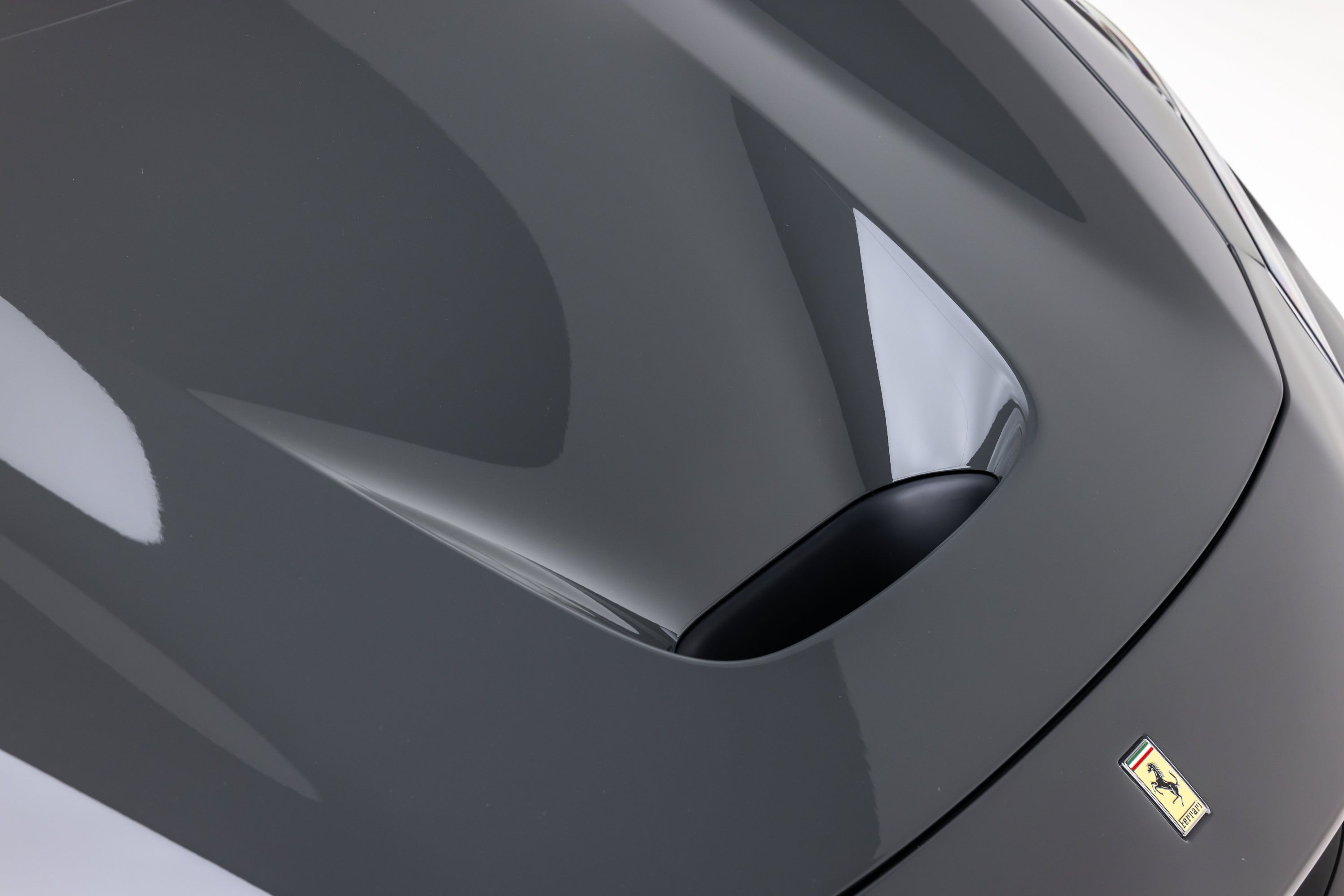Certified 2022 Ferrari F8 Tributo RWD image 33