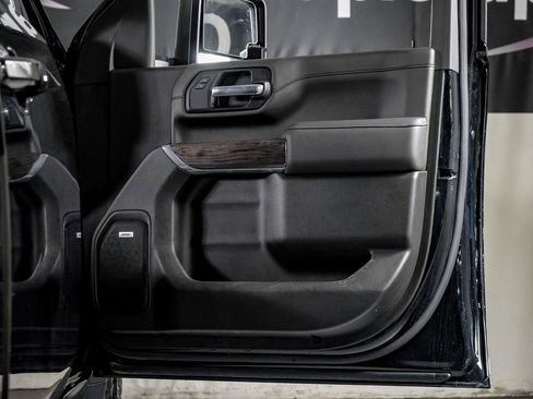 Used 2022 Chevrolet Silverado 2500 LTZ w/ LTZ Plus Package image 35