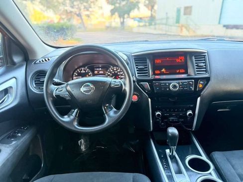 Used 2016 Nissan Pathfinder S AWD/4WD image 10
