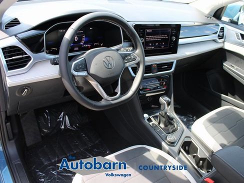 Used 2025 Volkswagen Taos SE AWD/4WD image 8