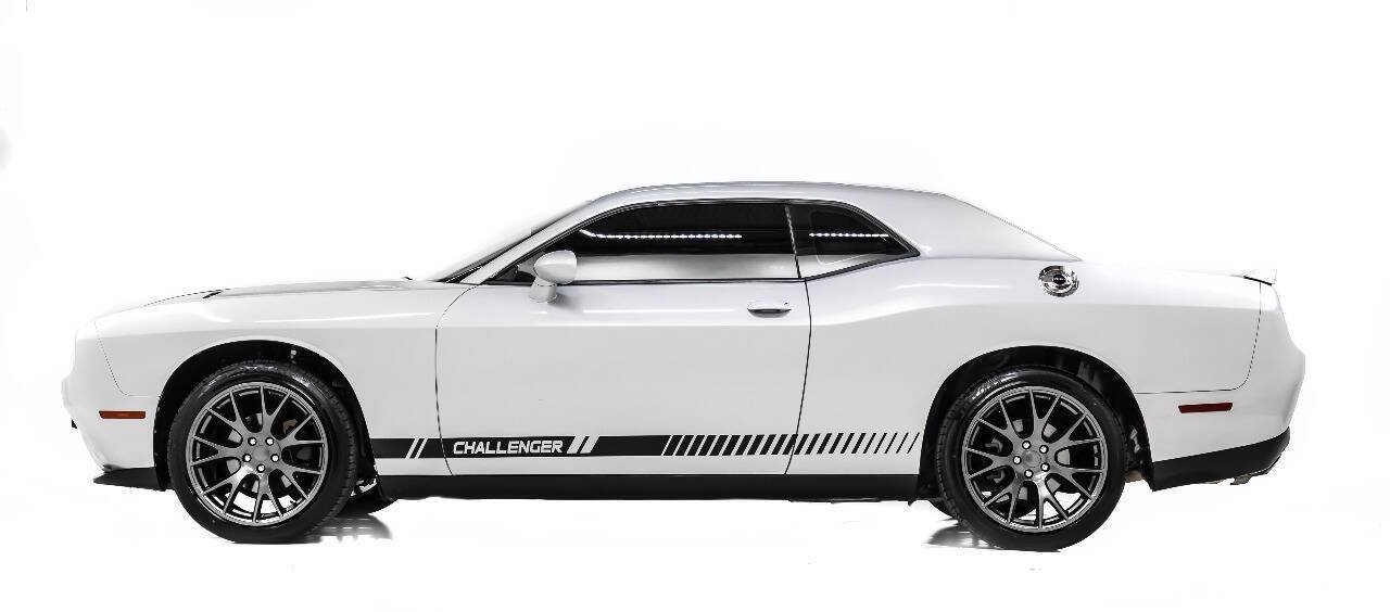 Used 2021 Dodge Challenger SXT RWD image 6