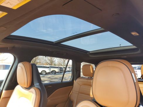 Certified 2023 Lincoln Aviator Black Label w/ Dynamic Handling Package image 11