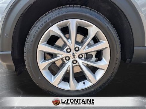 Used 2021 Ford Explorer Platinum w/ Equipment Group 601A AWD/4WD image 33