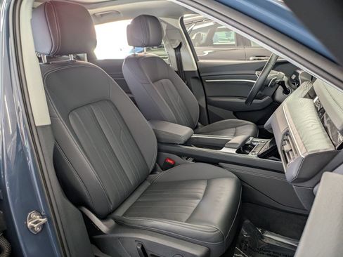 Used 2024 Audi Q8 e-tron Premium AWD/4WD image 28