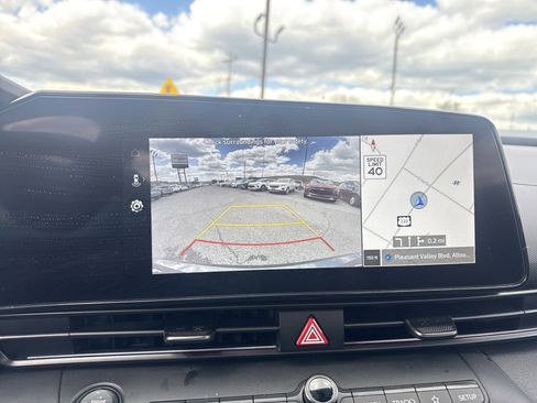 Used 2025 Hyundai Elantra SEL FWD image 24