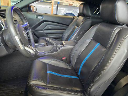 Used 2010 Ford Mustang GT RWD image 11