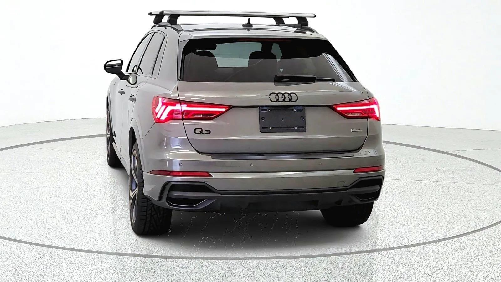 Used 2024 Audi Q3 2.0T Premium Plus w/ Premium Plus Package AWD/4WD image 7