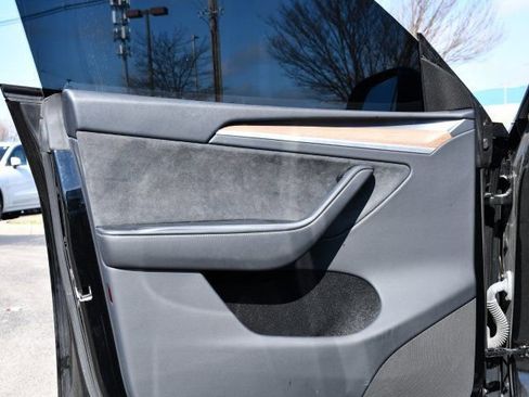 Used 2023 Tesla Model Y Long Range image 9