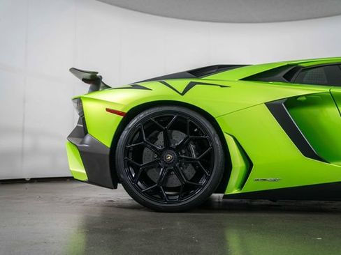 Used 2016 Lamborghini Aventador LP 750-4 Superveloce AWD/4WD image 10