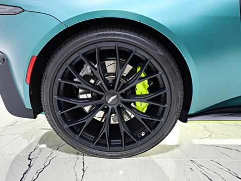 Used 2023 Aston Martin V8 Vantage Coupe image 51