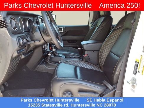 Used 2023 Jeep Wrangler Unlimited Sahara AWD/4WD image 17