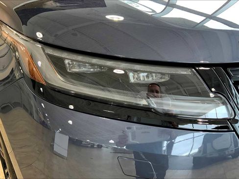 New 2026 Land Rover Range Rover Velar Dynamic SE image 16