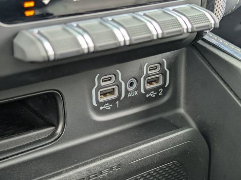 Used 2024 RAM 1500 Limited AWD/4WD image 24