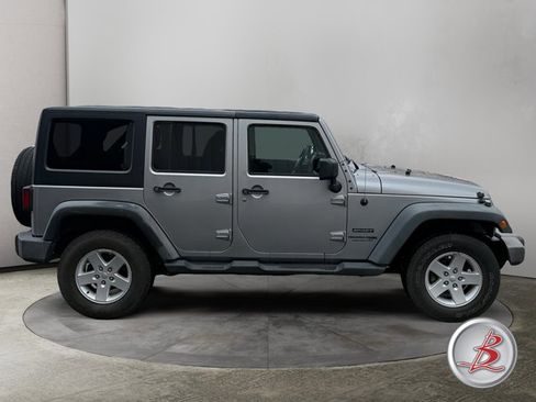Used 2018 Jeep Wrangler Unlimited Sport S image 8