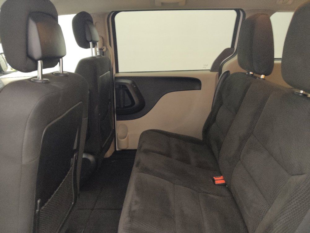Used 2018 Dodge Grand Caravan SE FWD image 18