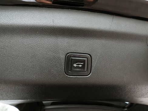 Used 2023 GMC Yukon XL Denali AWD/4WD image 57