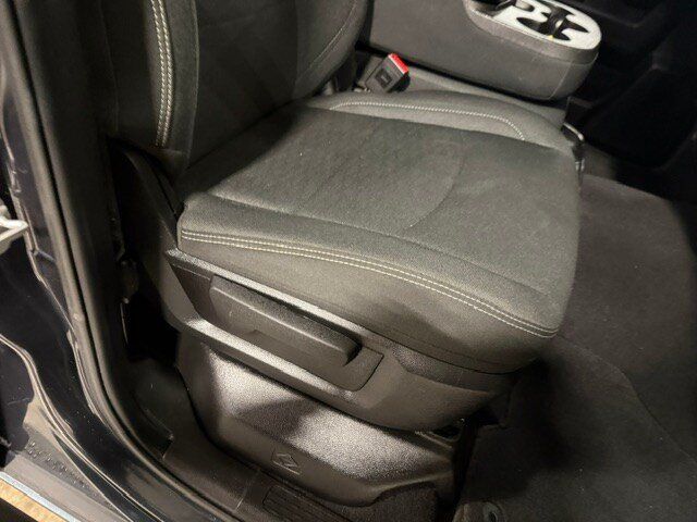 Used 2025 RAM 2500 Big Horn AWD/4WD image 11