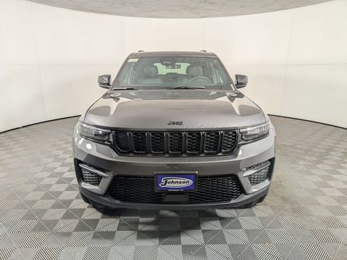 New 2025 Jeep Grand Cherokee Laredo image 2