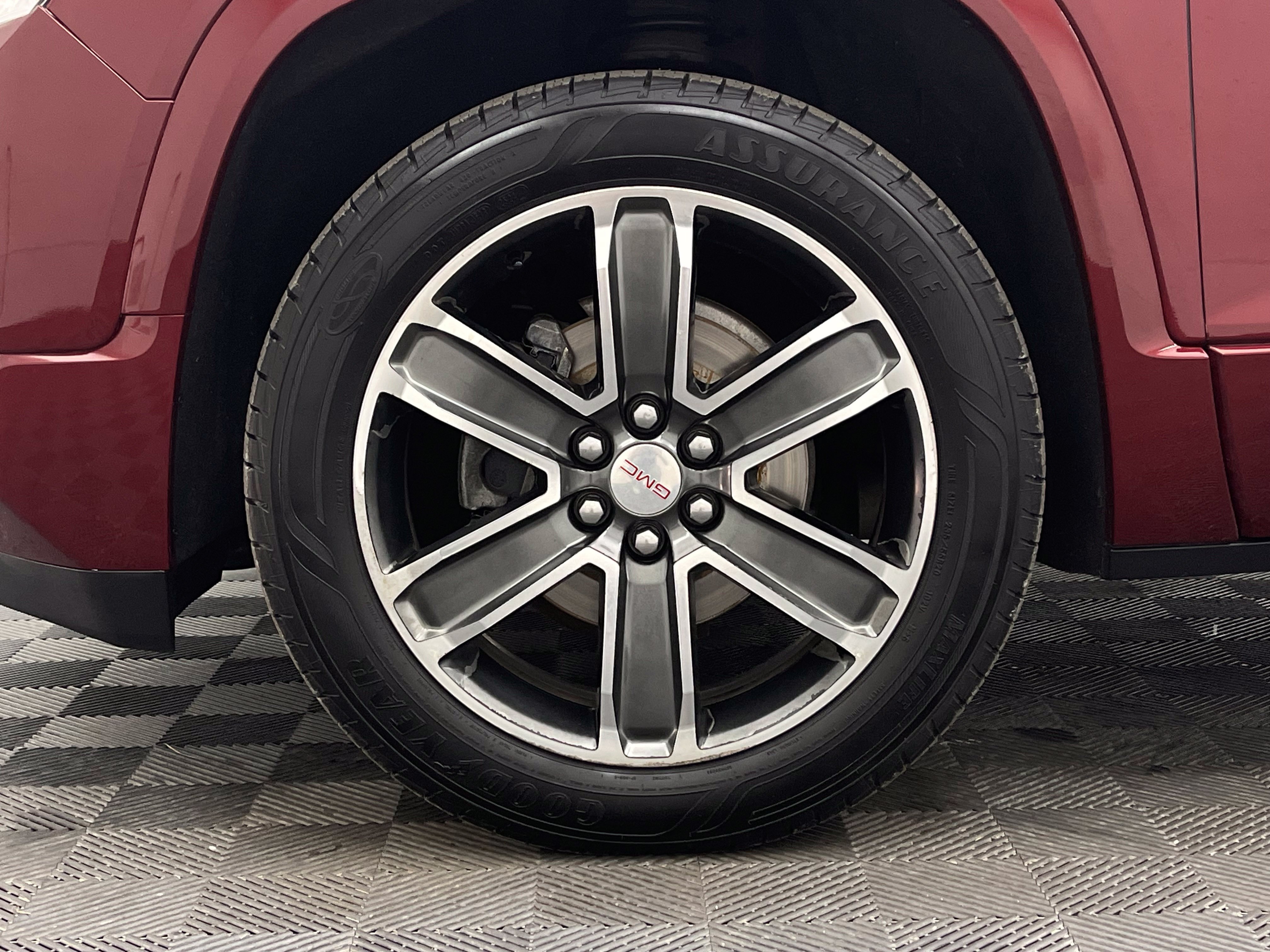 Used 2017 GMC Acadia Denali w/ Technology Package AWD/4WD image 16