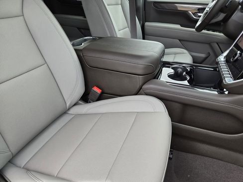 New 2026 GMC Yukon Elevation w/ Elevation Premium Package AWD/4WD image 9