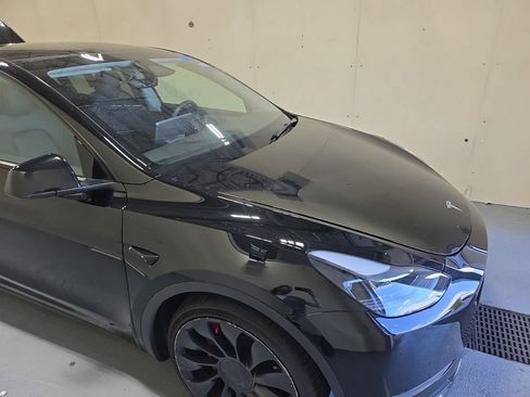 Used 2023 Tesla Model Y Performance AWD/4WD image 3