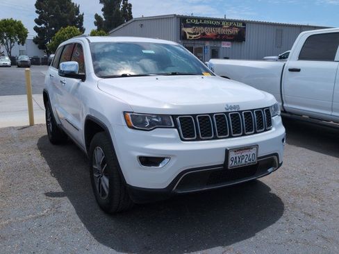 Used 2022 Jeep Grand Cherokee Limited AWD/4WD image 2