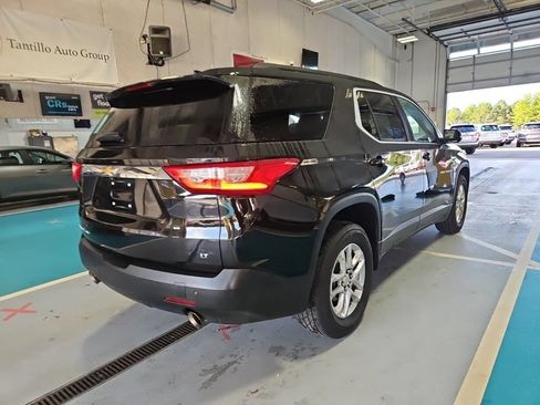 Used 2020 Chevrolet Traverse LT w/ Driver Confidence II Package AWD/4WD image 2