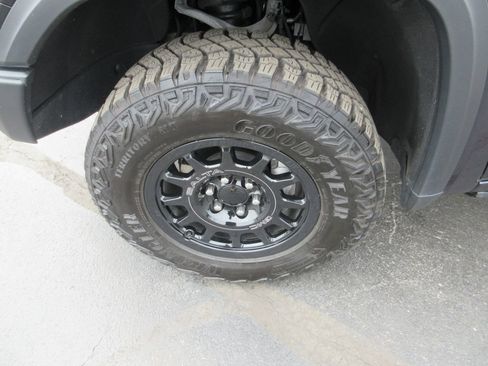 Certified 2025 GMC Sierra 1500 AT4X w/ AT4X AEV Edition AWD/4WD image 15