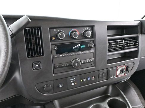 Used 2025 Chevrolet Express 3500 LT w/ LT Preferred Equipment Group image 16