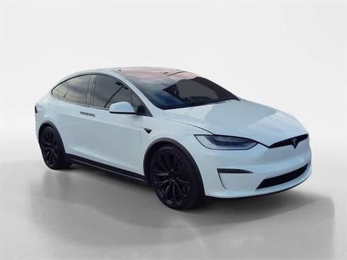 Used 2022 Tesla Model X Plaid image 8