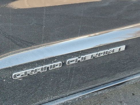 Used 2017 Jeep Grand Cherokee Limited image 31